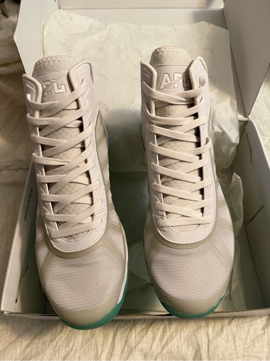 APL White Concept Boomer M Sneakers with Turquoise Accent Size 14